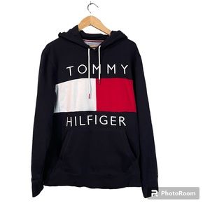 Tommy Hilfiger hoodie with kangaroo pocket. Men’s size Large